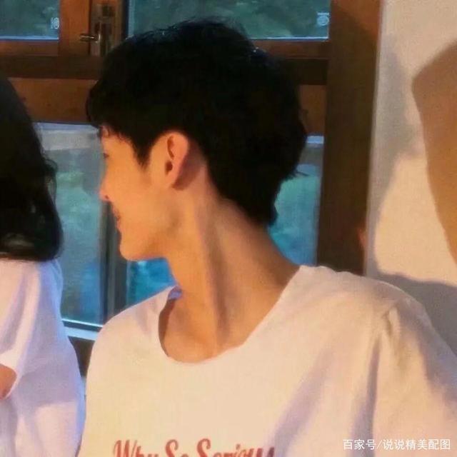 动漫唯美情头，你掀起山河奔向我，踏尽星粒来访我