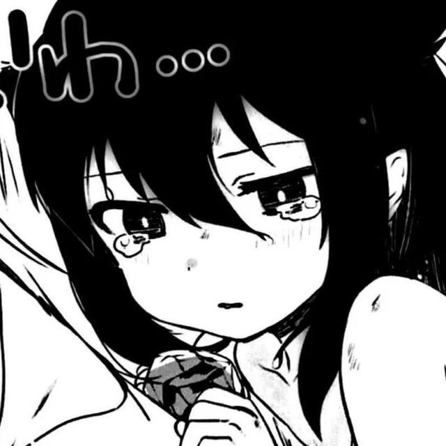 招桃花的温柔动漫黑白女生头像