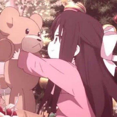 可爱女生动漫头像，换上新的头像向草莓味的自己问个好吧！