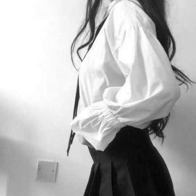 暗灰色微丧女生头像