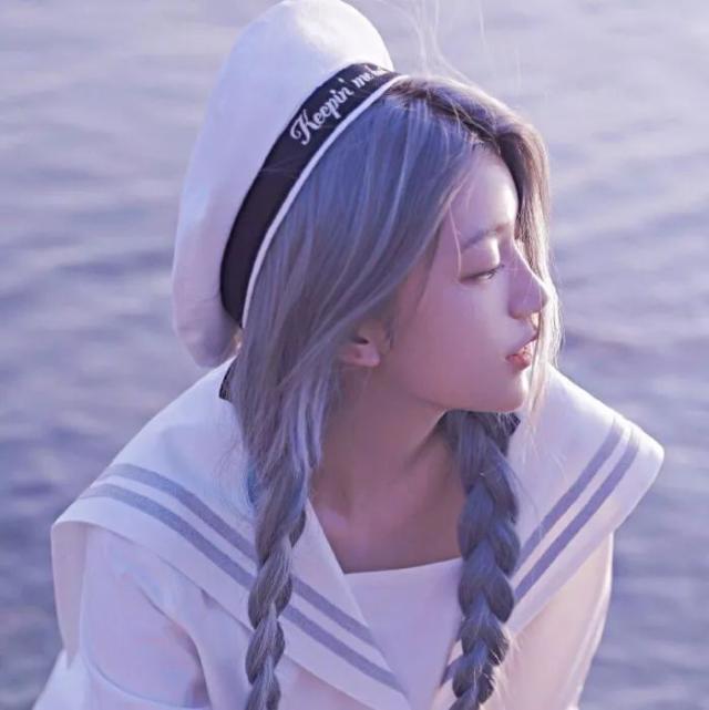 周六｜单纯：白色系女生头像