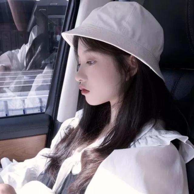 周六｜单纯：白色系女生头像