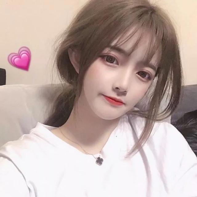 周六｜单纯：白色系女生头像