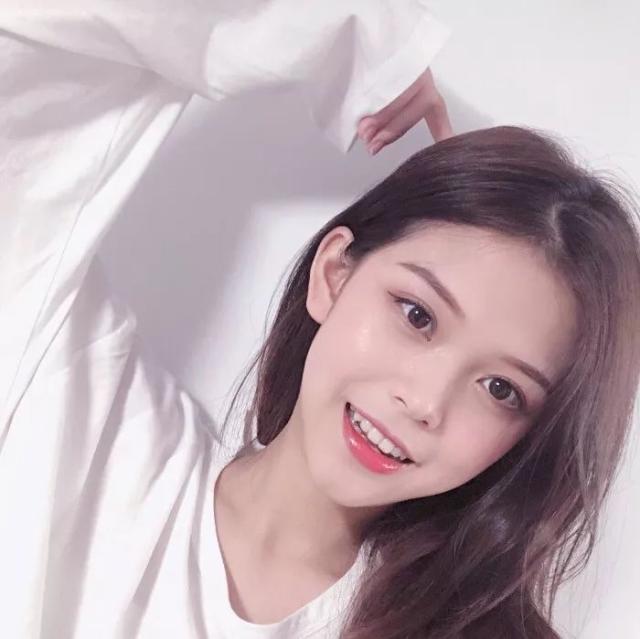 周六｜单纯：白色系女生头像