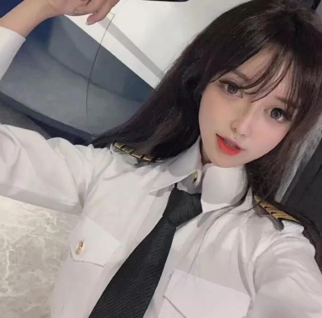 周六｜单纯：白色系女生头像