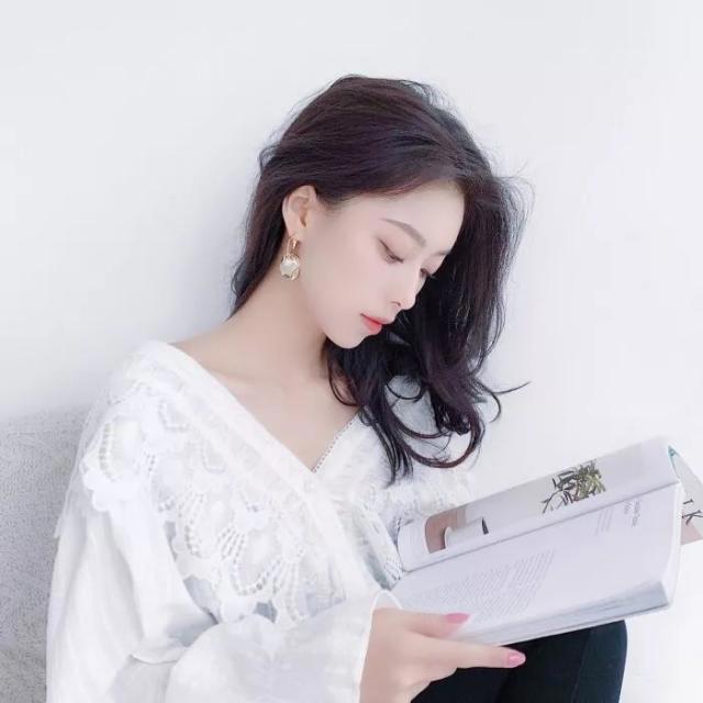 周六｜单纯：白色系女生头像