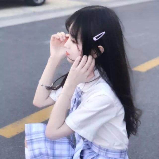 周六｜单纯：白色系女生头像