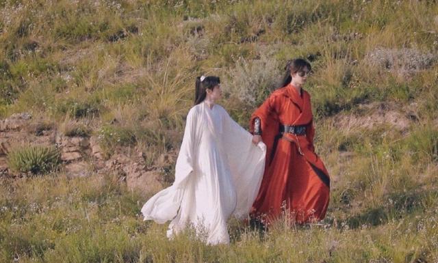 《吉星高照》花城谢怜再牵手,不再是我拖你走,并肩而行有那味了