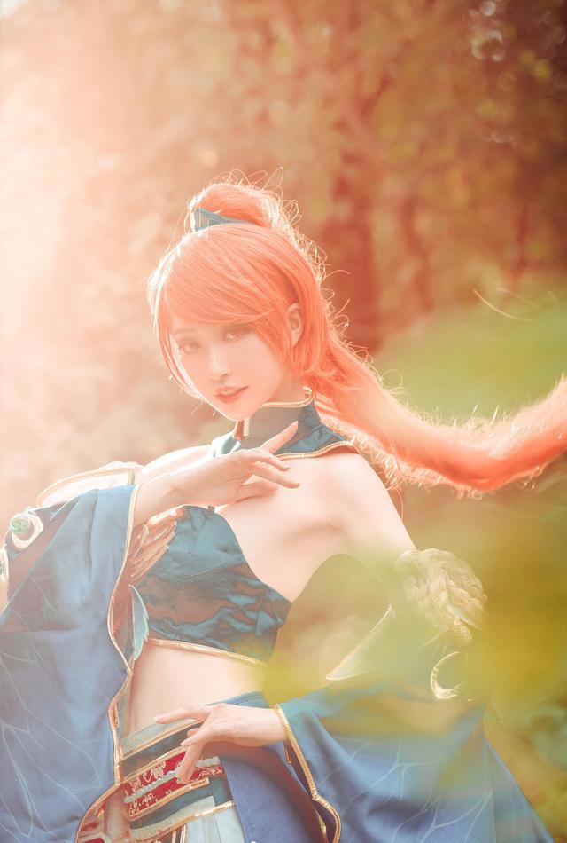 妖神记肖凝儿COS：圣灵学院女神