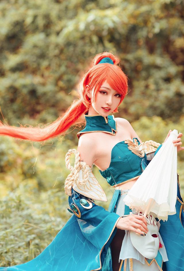 妖神记肖凝儿COS：圣灵学院女神