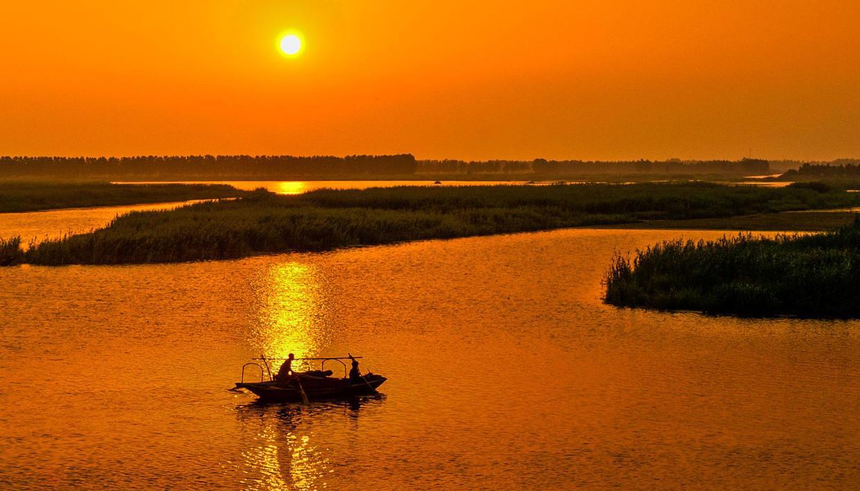 江苏盐城建湖九龙口：横烟秋水上水影夕阳微