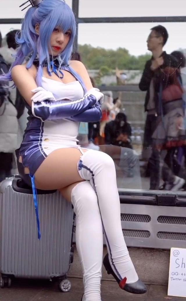 二次元cosplay壁纸，非女装大佬，漫展最吸引的展台