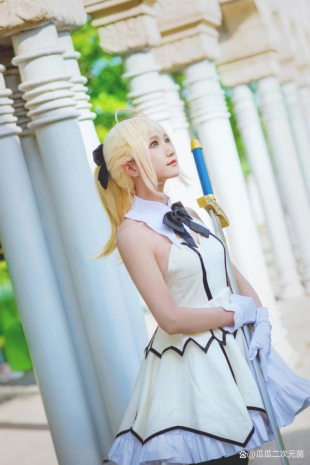 二次元cos：FGO·SABER丨许多鱼鱼鱼