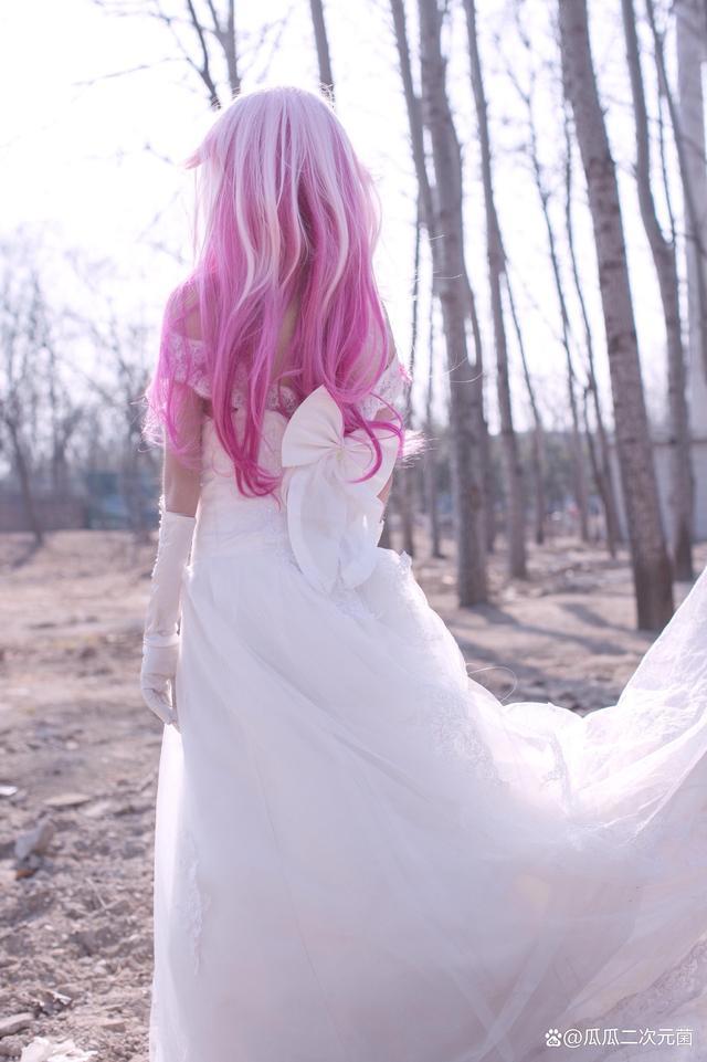 二次元cos：罪恶王冠·楪祈丨白易子教主