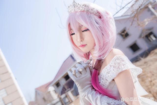 二次元cos：罪恶王冠·楪祈丨白易子教主