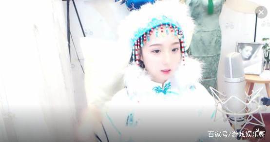 从二次元到现实，宅男们不容错过的福利！姜允儿深夜换装秀