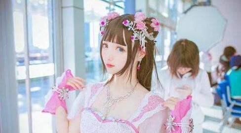 “福利姬”学生居多，披着二次元的皮，做着LSP的交易