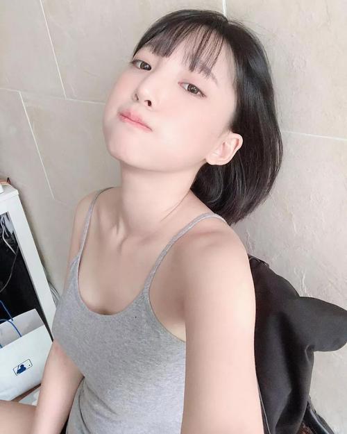 “福利姬”遭曝光!黑色产业链被揭秘,二次元成了藏污纳垢之地?