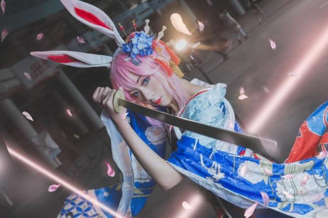 崩坏3：八重樱cos参山，逆天长腿手持长刀，霸气与颜值完美融合