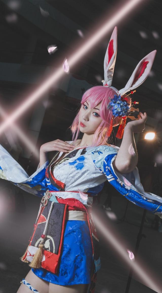 崩坏3：八重樱cos参山，逆天长腿手持长刀，霸气与颜值完美融合