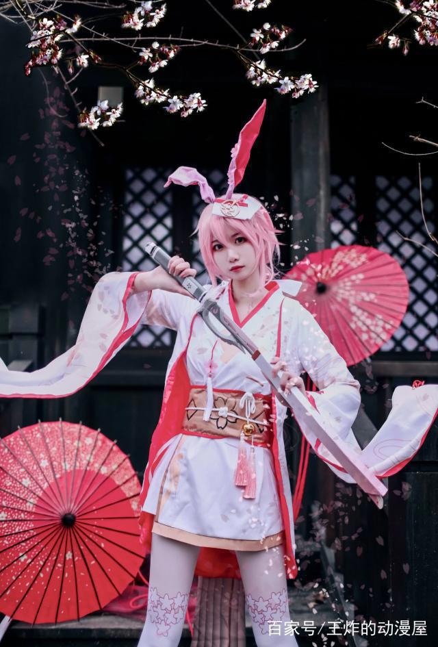 发现一只超级可爱的八重樱，赶快带回家