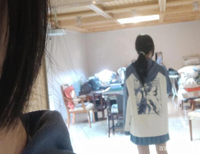 《崩坏3》：穿上这件衣服后，布洛妮娅便“寄生”在了你的身上！