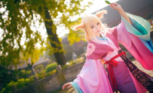 国漫女神遇上cosplay，美杜莎“神还原”，比比东成颜值垫底