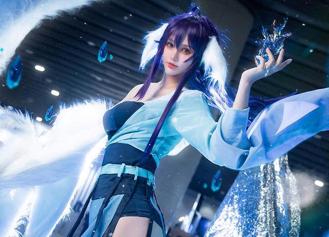 六组国漫女王COS大比拼，美杜莎被官微转发，比比东神颜值太逼真