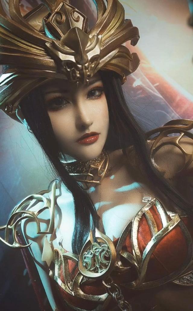 美女COS斗破苍穹美杜莎，还原本尊，网友：超像动漫版美杜莎