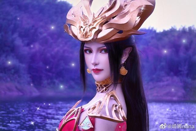 《斗破苍穹》美杜莎女王神级cos，五位小姐姐力作，真的神还原