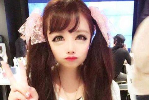 日本奇葩少女动刀8次整成“二次元”美女网友却评论像外星人