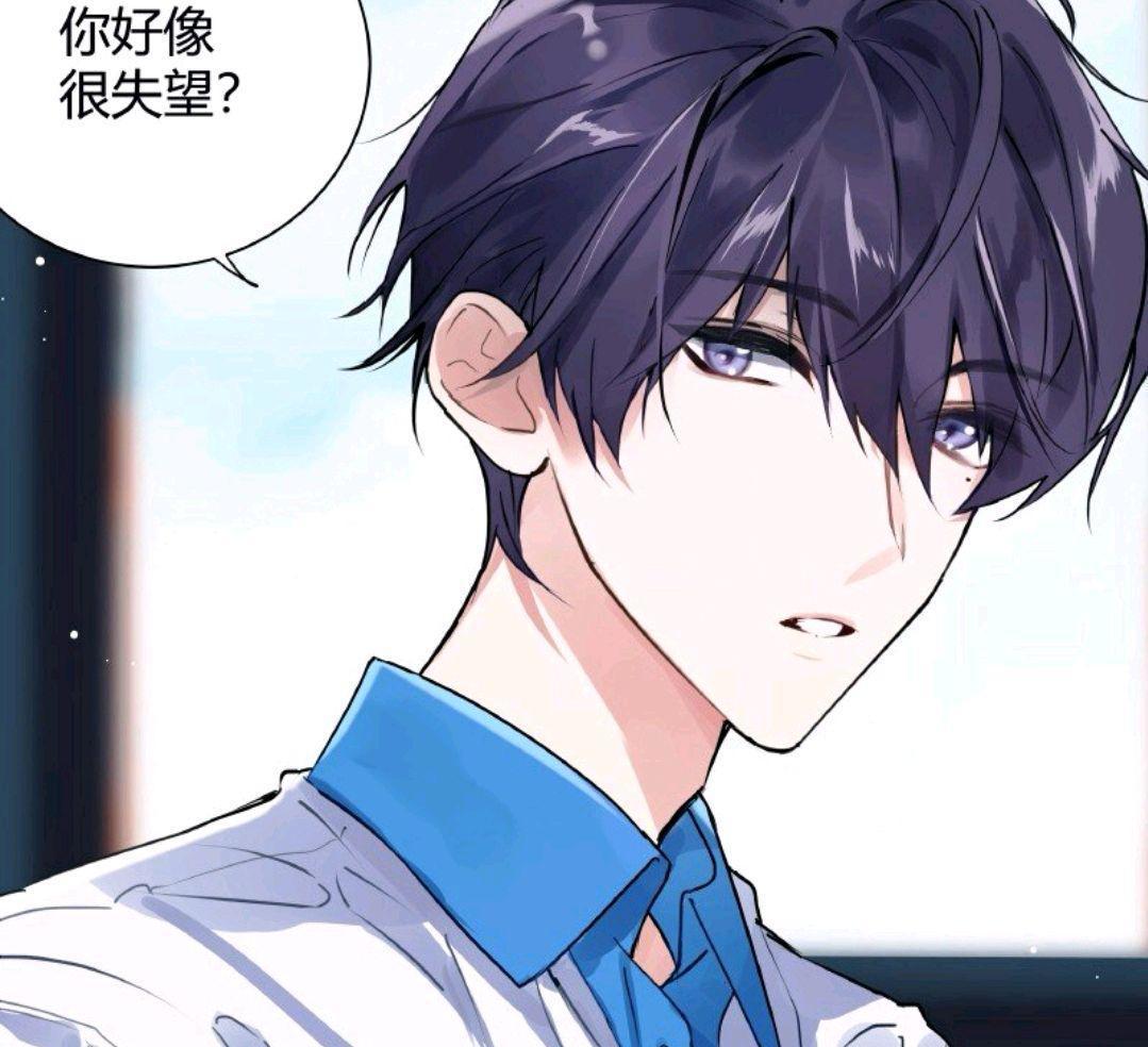 伪装学渣漫画复更，朝俞成同桌，黑色指甲油的传说真可爱