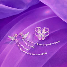 斗罗大陆比比东也出周边了，从耳钉也能看出王者气质