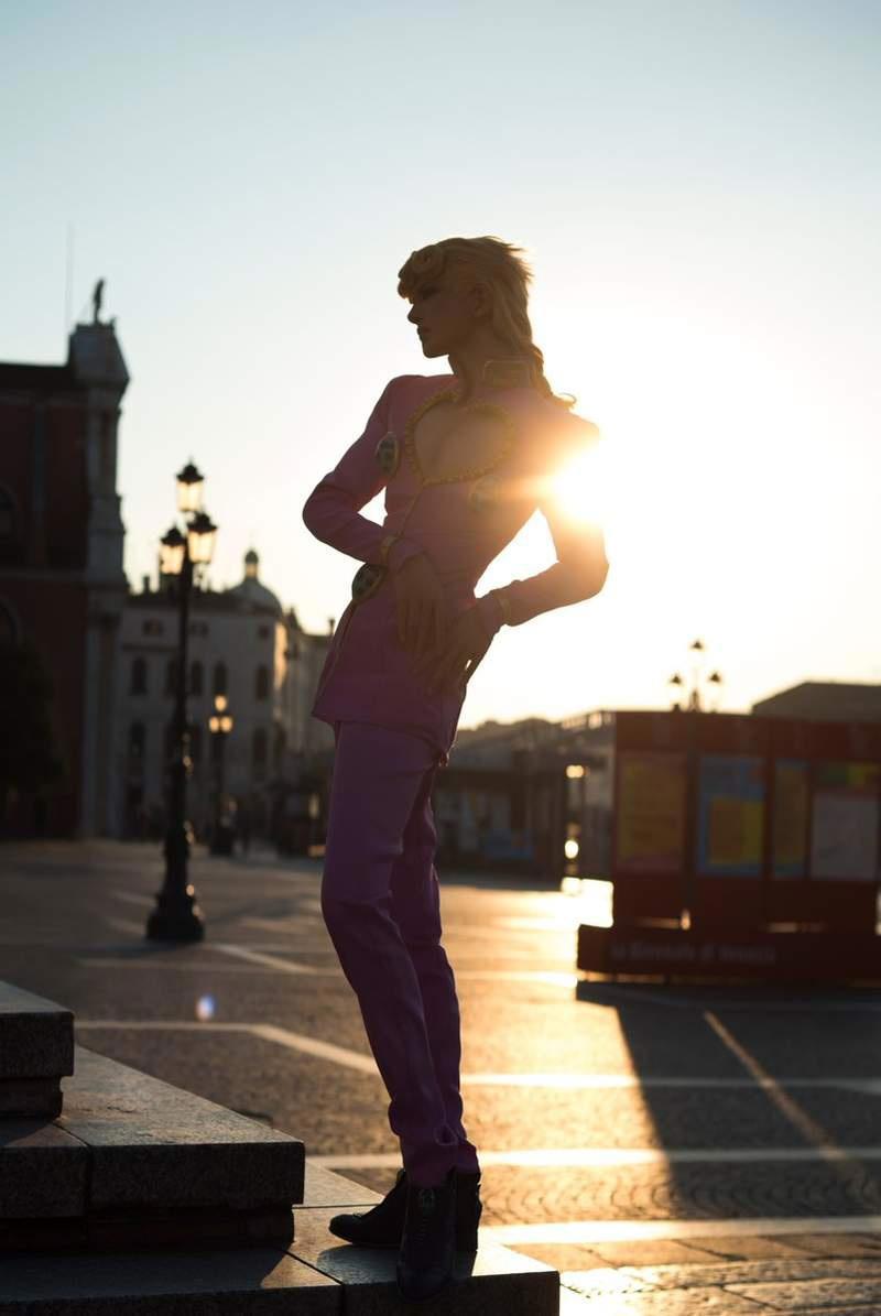 还原度爆表，马来西亚小哥Cos布加拉提与乔鲁诺