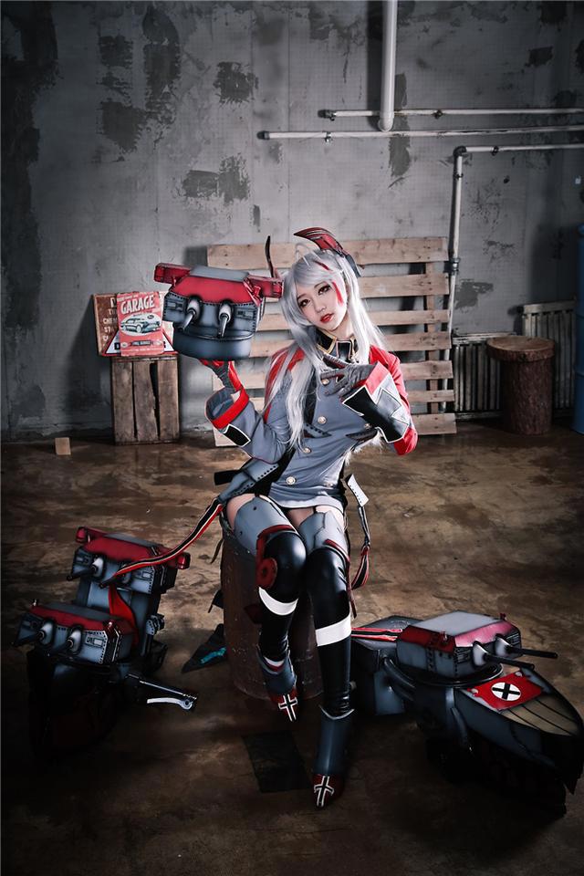 你的舰娘老婆！韩国美女Cos《碧蓝航线》欧根亲王