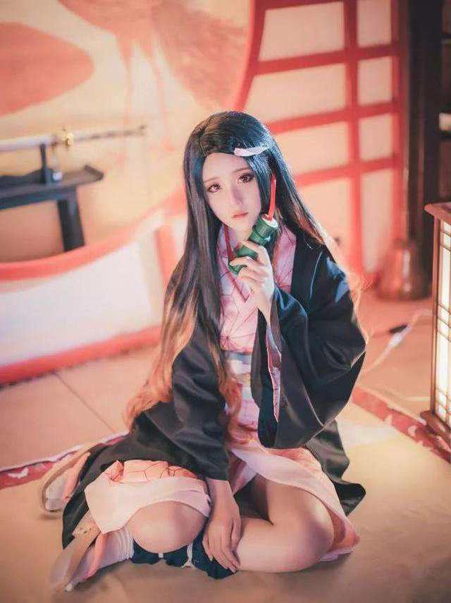 鬼灭之刃：祢豆子高颜值COS，这才是炭治郎心中的村花妹妹