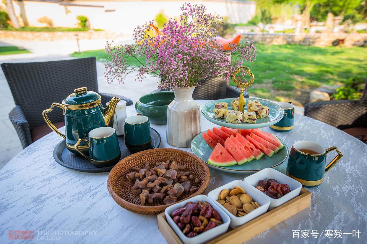 因一片花海刷爆朋友圈，浙江一个不靠旅游吃饭的小镇，成度假天堂