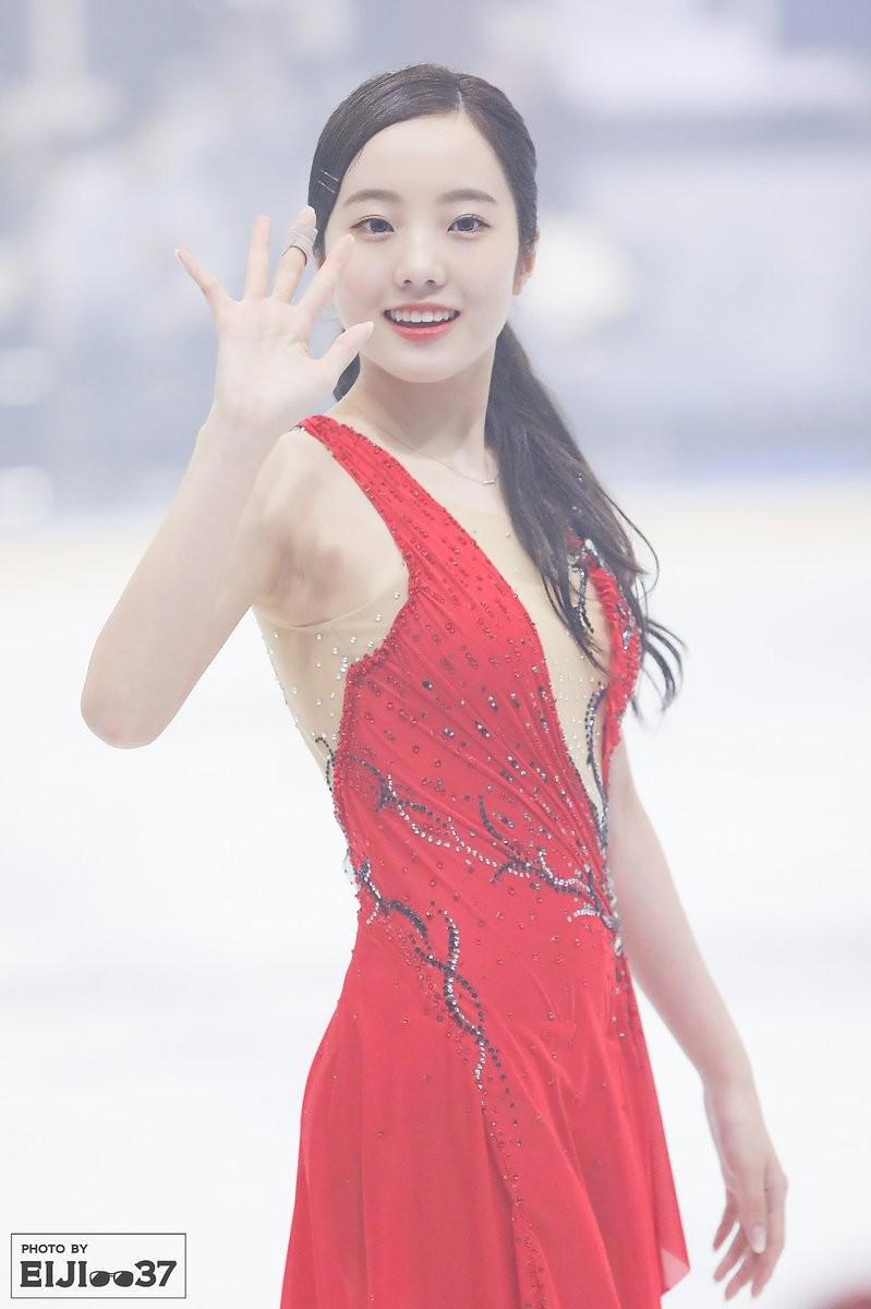 日本花滑选手本田真凛COS蝴蝶忍甜美颜值走红网络