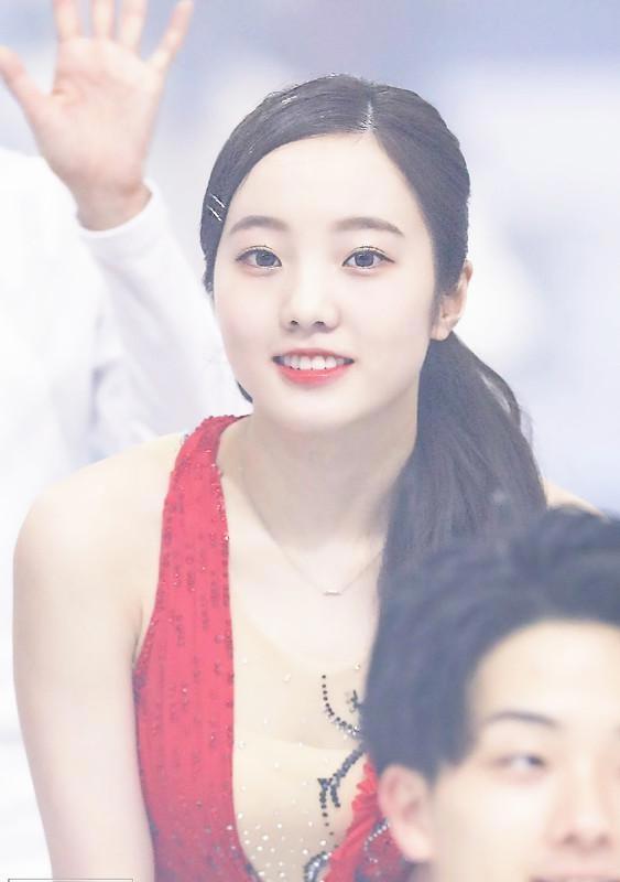 日本花滑选手本田真凛COS蝴蝶忍甜美颜值走红网络